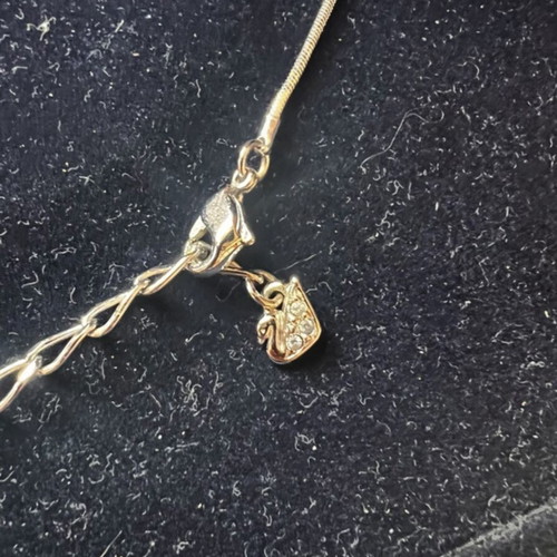 Swarovski pendant necklace like new