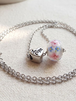 Mom Pendant Necklace with Murano Glass Bead like new