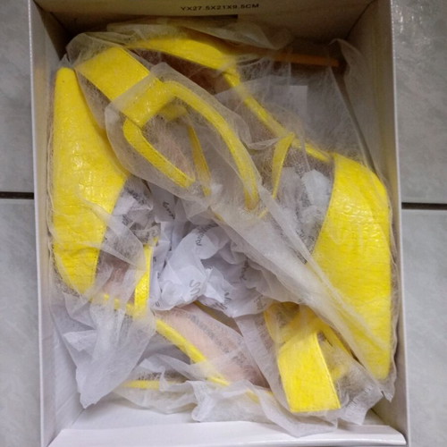 Yellow heels new, size 39, 10cm heel height