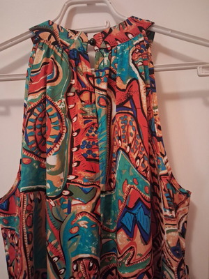 Summer dress with open shoulders, multicolored