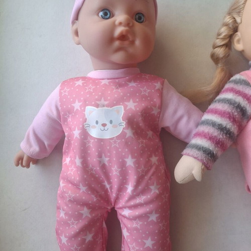 Dolls and bath-port bebe like new, set of 5 dolls and 1 bath-port bebe
