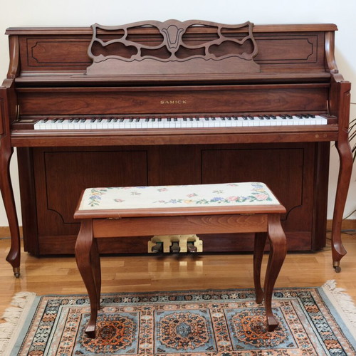 Samick SM-118F Upright Piano like new