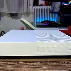 Πωλείται Xbox One S 500GB - Άσπρο - Περιορισμένη έκδοση All-Digital