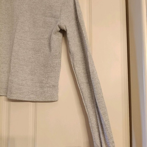 Zara women's turtleneck shirt gray like new, crop, soft