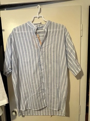 Short-sleeve shirt with Mao collar new, white and blue, size M
