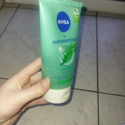 Nivea Gel and Clean & Clear Face Cleansing Pack