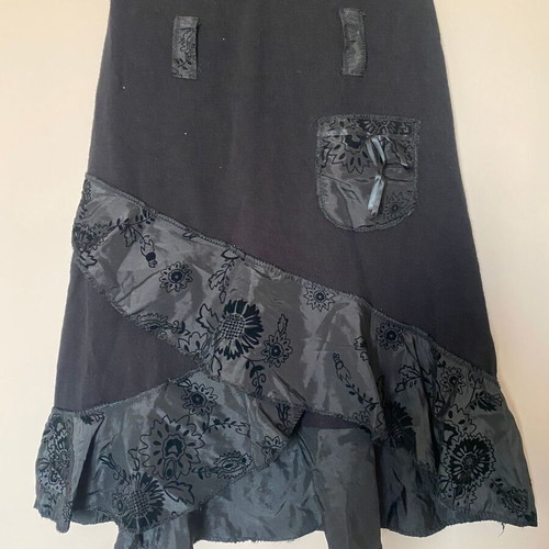 Midi wool skirt like new, black with satin and velvet details