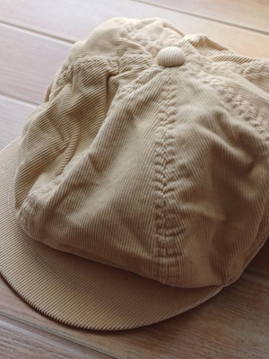 Classic beige corduroy tragiasca hat like new, size L