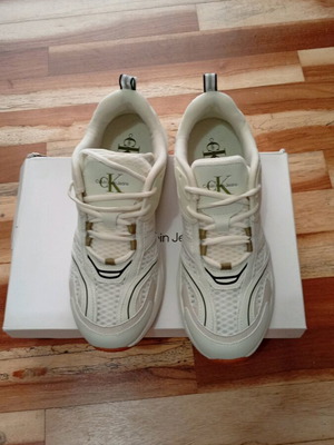 Calvin Klein Jeans Ρετρό αθλητικά παπούτσια, ελάχιστα φορεμένα, μέγεθος 44, εκρού