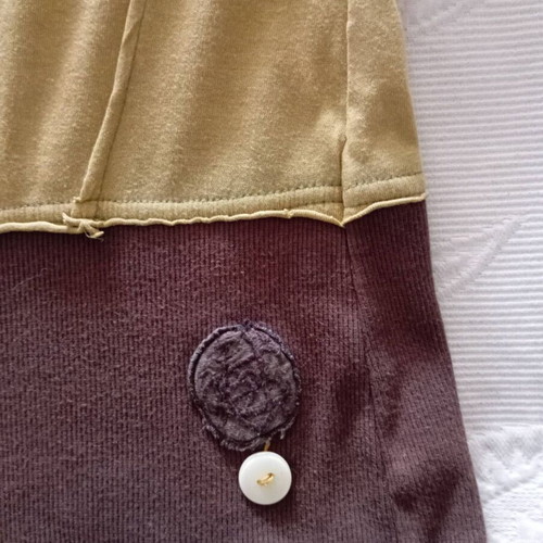 Vintage Boho-Grunge T-shirt like new with handmade details and tribal embroidery