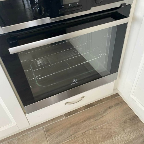 Electrolux EOA5551DOX Built-in Oven like new without hobs