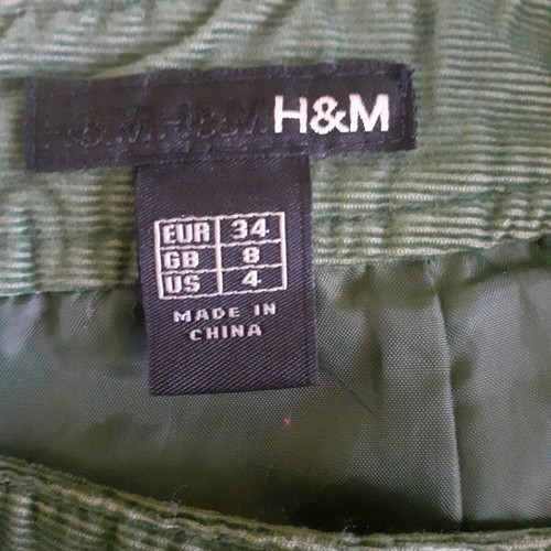 H&M skirt used, green, above the knee, size 34
