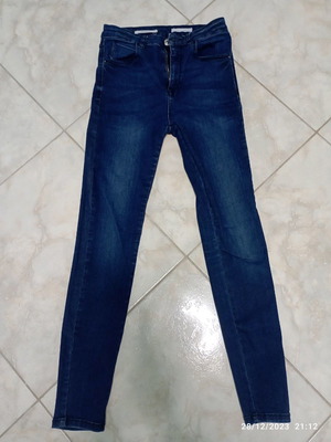 Stradivarius women's jeans Super High Waist size 36 like new