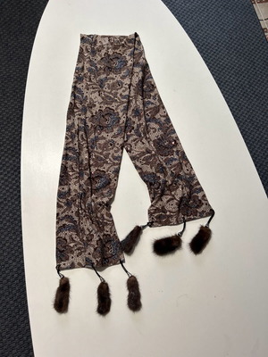 Womens scarf with mink like new