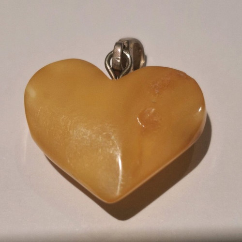 Royal Heart pendant new, natural Baltic amber, yellow and silver