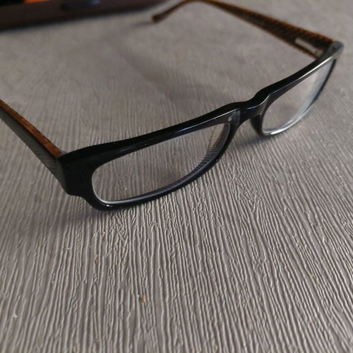 Eyeglasses like new, black and brown