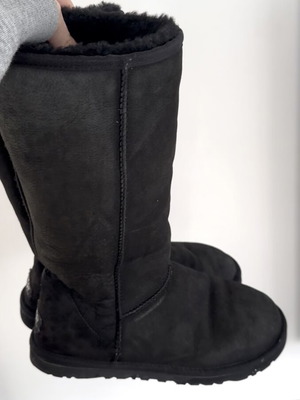 UGG Classic Tall Boot used, size 40, black boots