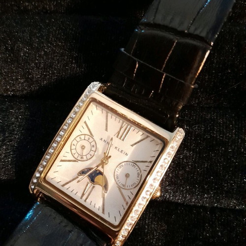 Anne Klein quartz watch like new with zircon and leather strap