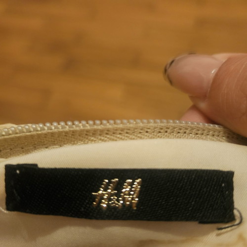 H&M knitted wrist bag used, beige nude, zipper closure