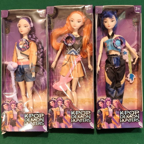 Demon Hunters set of 3 musical dolls with accessories
