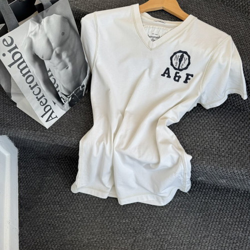 Abercrombie & Fitch Muscle Vintage V-Neck T-Shirt Size M used, cotton