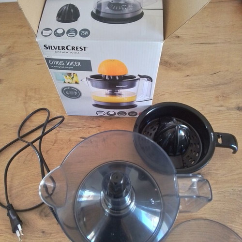 Electric juicer