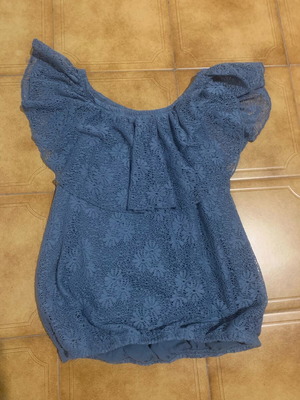 Women's blouse used with lace and elastic shoulders, blue, size XS