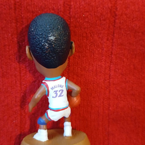 Corinthian collectible basketball figure like new, Karl Malone