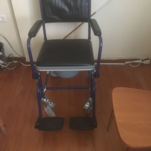 Wheelchair like new for people with mobility issues