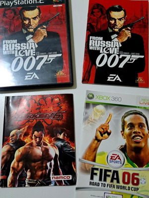 Video game manuals and cover, set of 4