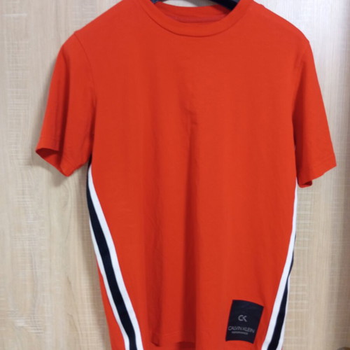 Calvin Klein t-shirt size M like new, red