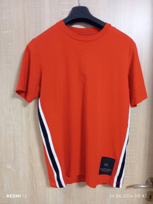 Calvin Klein t-shirt size M like new, red