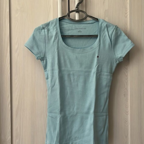 Tommy Hilfiger blue t-shirt small like new