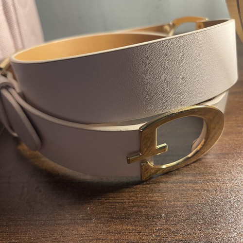 Guess white belt with gold details like new, size 85
