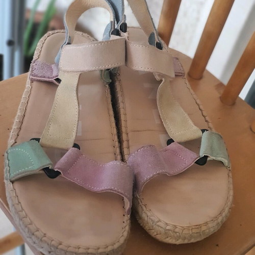 Leather sandals size 40 made in Spain like new, colorful, anatomical