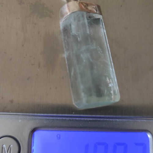 Aquamarine crystal pendant like new, turquoise