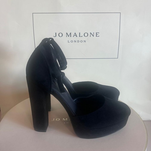 Voi&Noi black suede platform heels size 41 like new with chunky heel