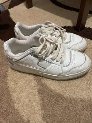 Zara kids white shoes size 35 in excellent condition