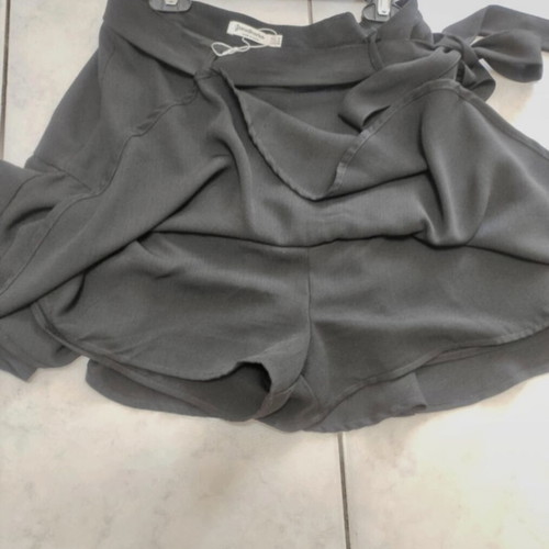 Stradivarius black iconic skort mini skirt new, size M