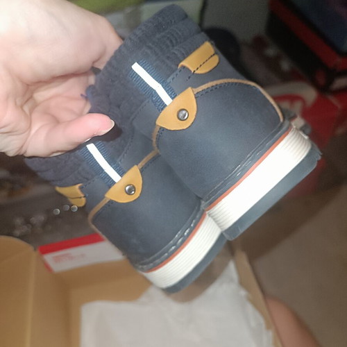 Boots size 27 like new