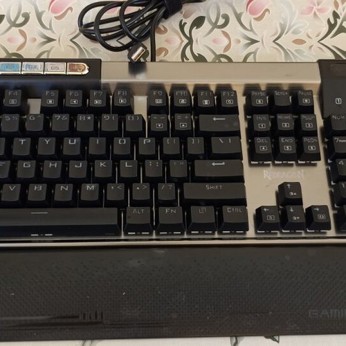 Redragon Keyboard fullsize with blue switches used, armrest, wired