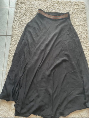 Nadia Rapti midi skirt black like new with waist design