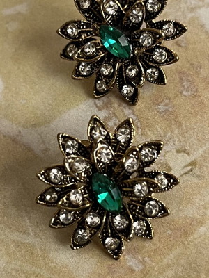 Earrings new, retro style with green stone and rhinestones