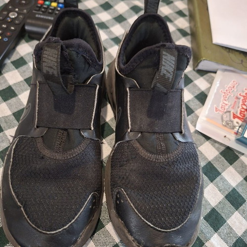 Nike Flex Runner athletic shoes used, size 31.5, black