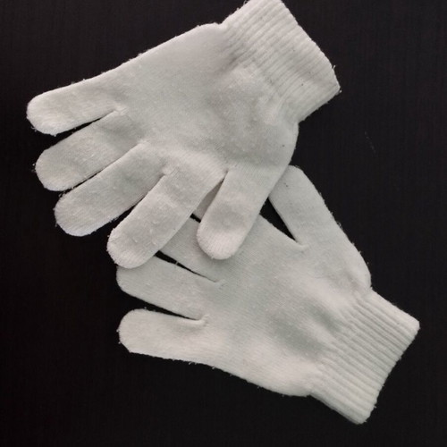 Children's gloves used, white, size 6-10