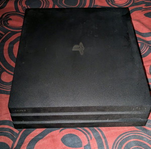PS4 Pro 1TB αθόρυβο μοντέλο με αυθεντικό μοχλό & 1 παιχνίδι δώρο