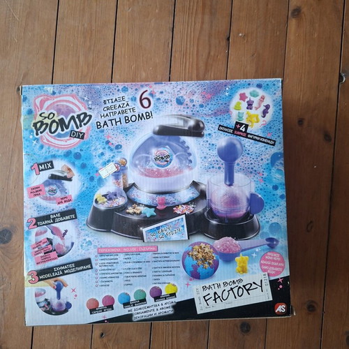 Factory bath bomb kit for kids 4+