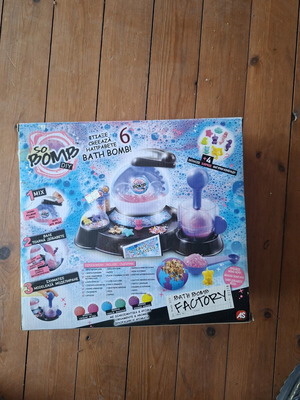 Factory bath bomb kit for kids 4+
