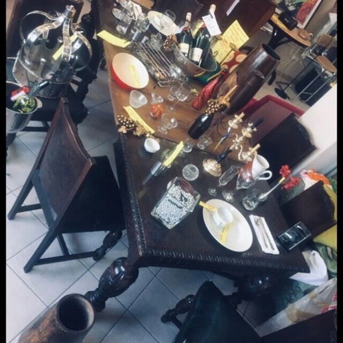 Renaissance dining set used, 8 leather chairs, walnut wood