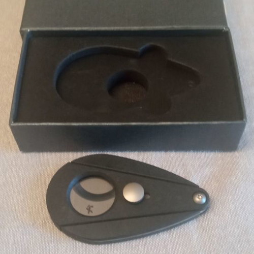 Xikar xi2 cigar cutter used, straight cut type